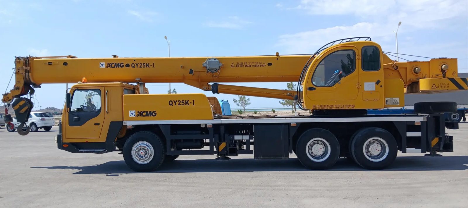 Автокран XCMG QY25 — 1/4